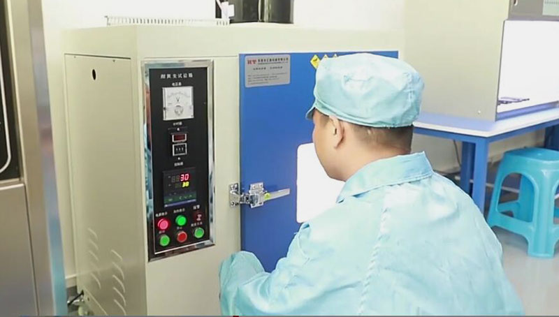 硅膠制品噴有手感油有什么作用？